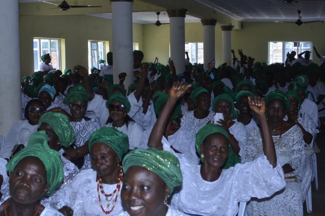 PHOTOS: Hon. Olubunmi Tunji-Ojo empowers Akoko market women with N50m